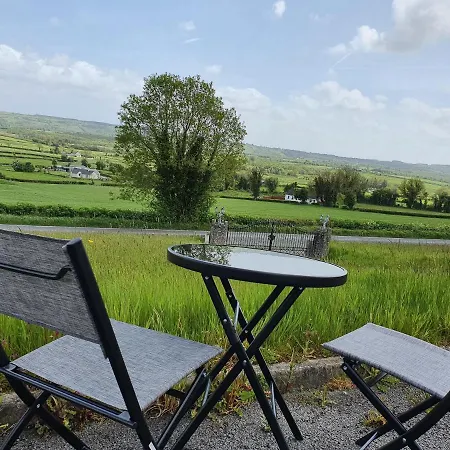 Cairn House منزل للإقامة Strokestown