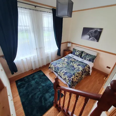 Cairn House منزل للإقامة Strokestown