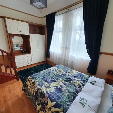 Cairn House Homestay