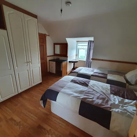 Homestay Cairn House