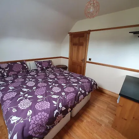 Homestay Cairn House Strokestown
